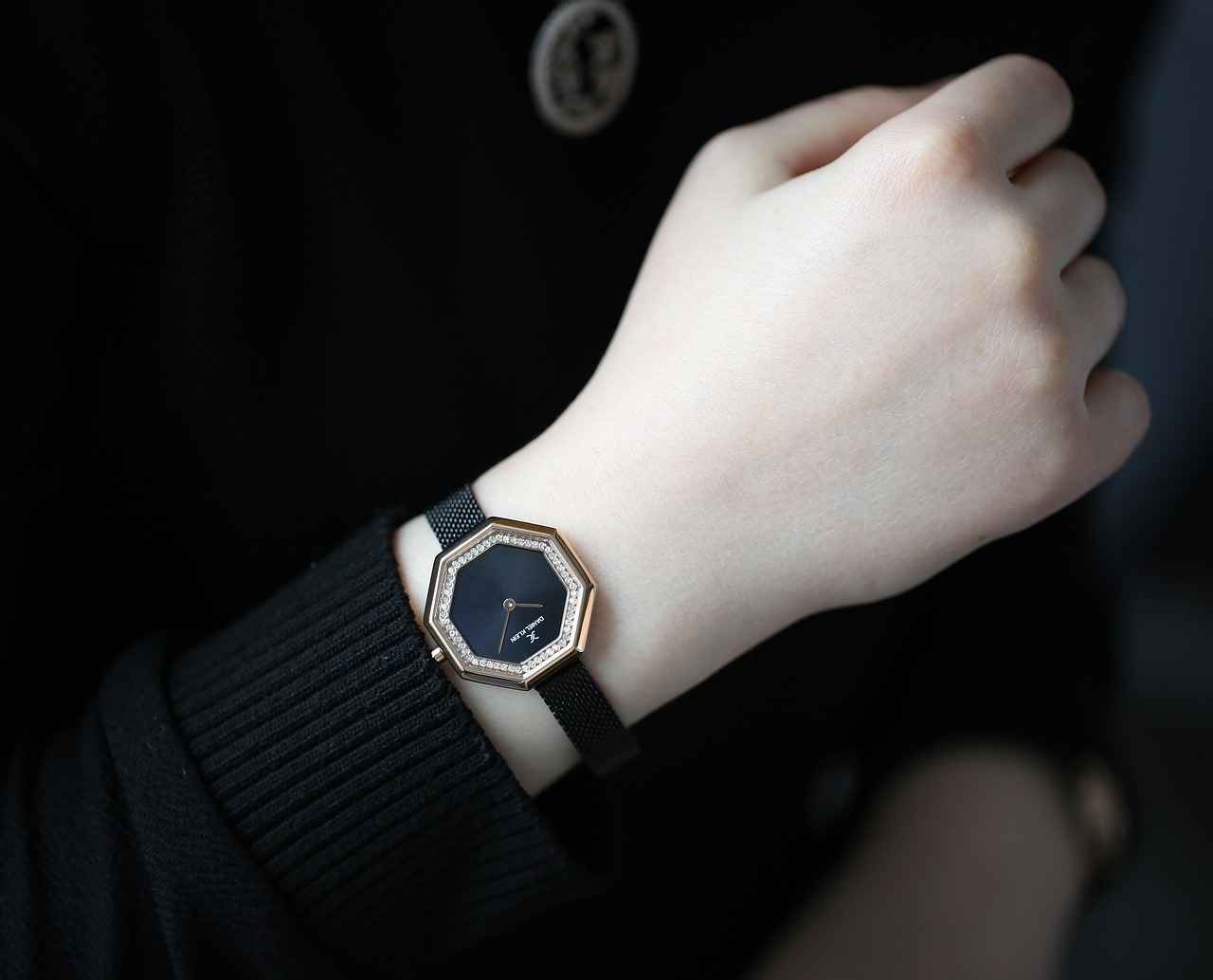 What is AI-Designed Jewelry?