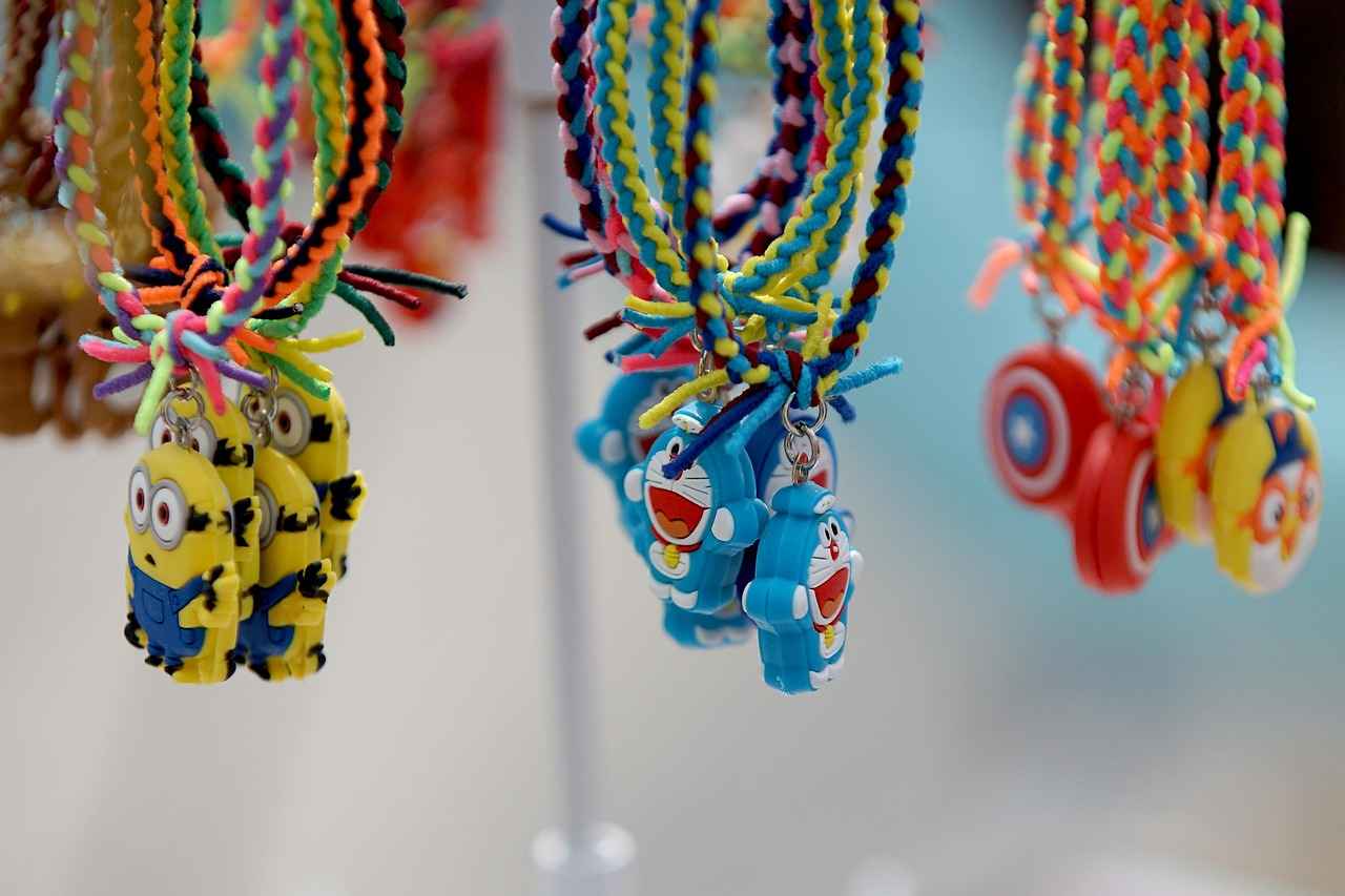 What Are the Latest Trends in Charm Bracelets?