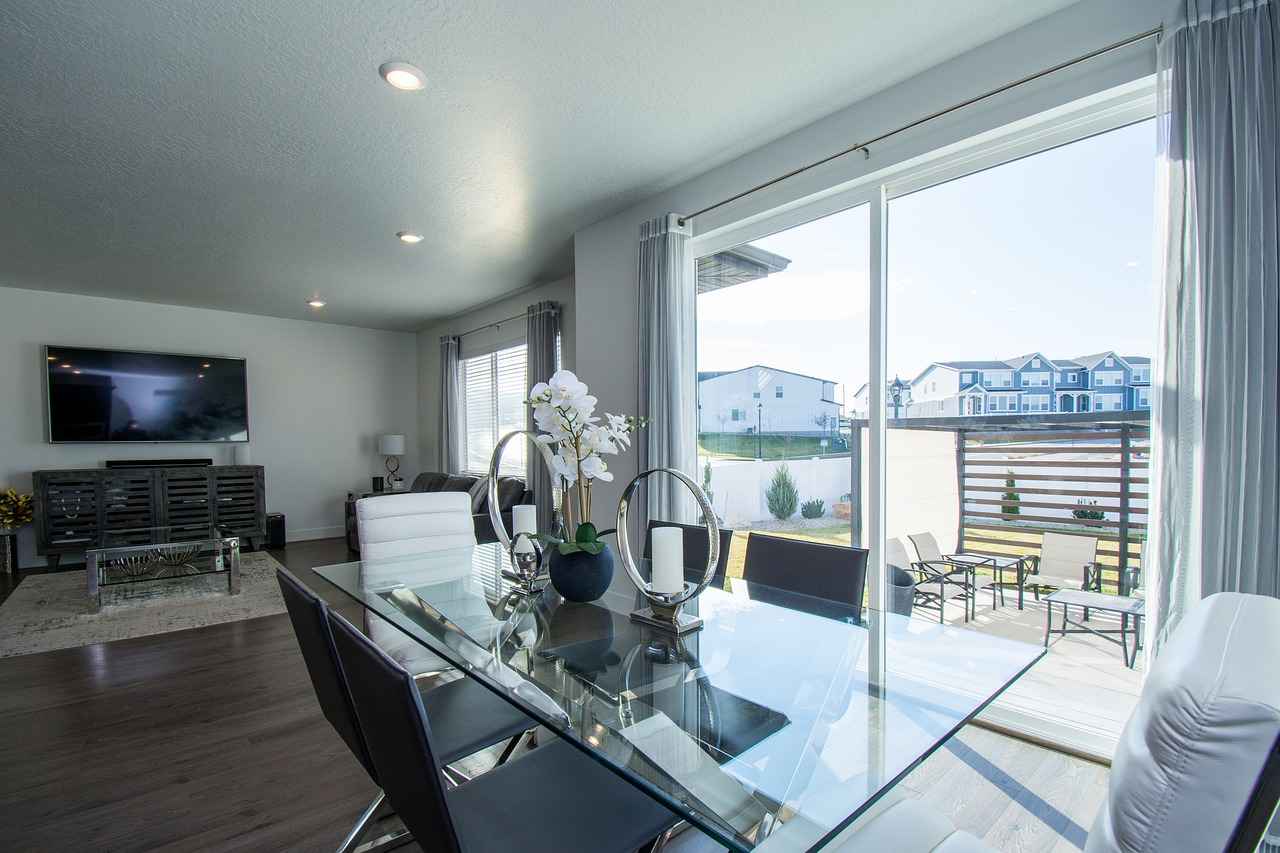 Estate Jewelry: How to Profit from Collectible Pieces 8 What Role Does Provenance Play in Value?