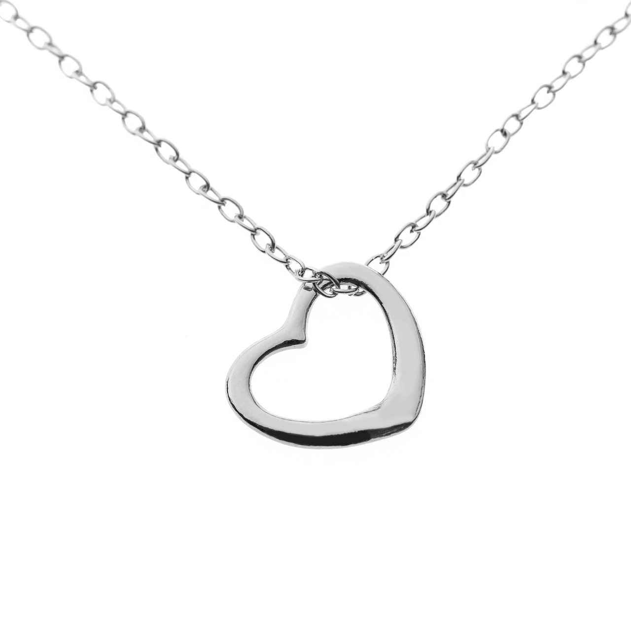 What Are the Best Occasions for Gifting Heart-Shaped Pendants?