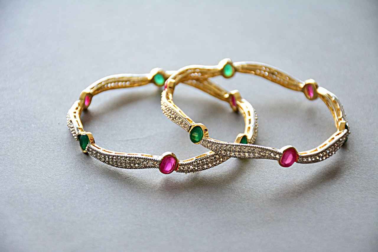 Why Choose Custom Jewelry Over Mass-Produced Options?