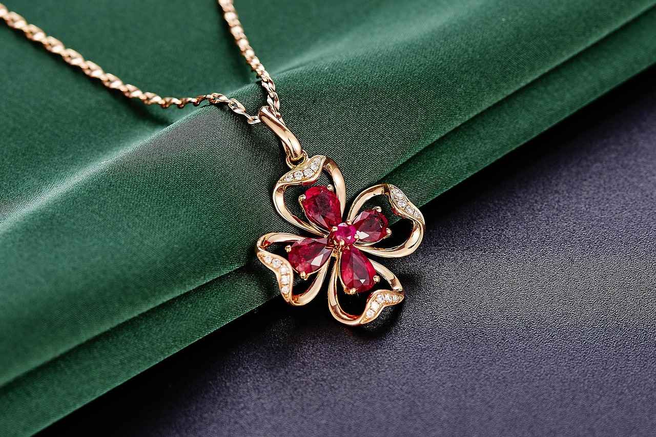 How Should You Clean Emerald Jewelry at Home?
