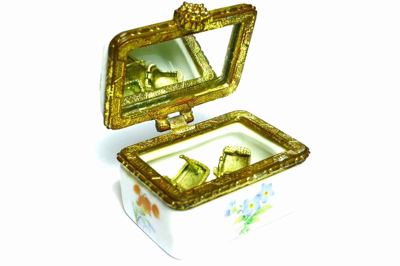 What Makes Antique Jewelry Valuable?