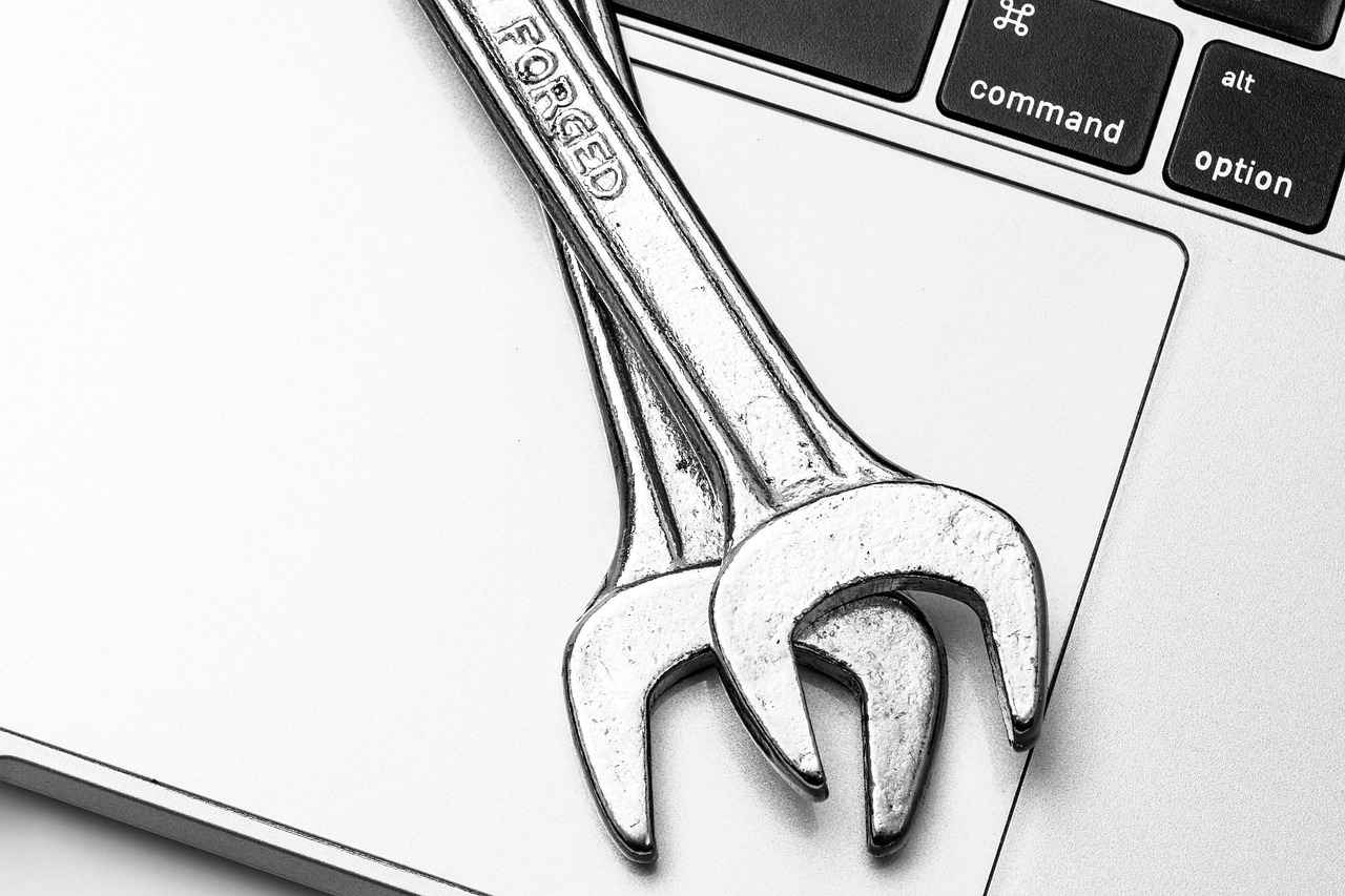 How to Tell If Your Jewelry Needs Repair 1 What Are Common Signs of Jewelry Damage?