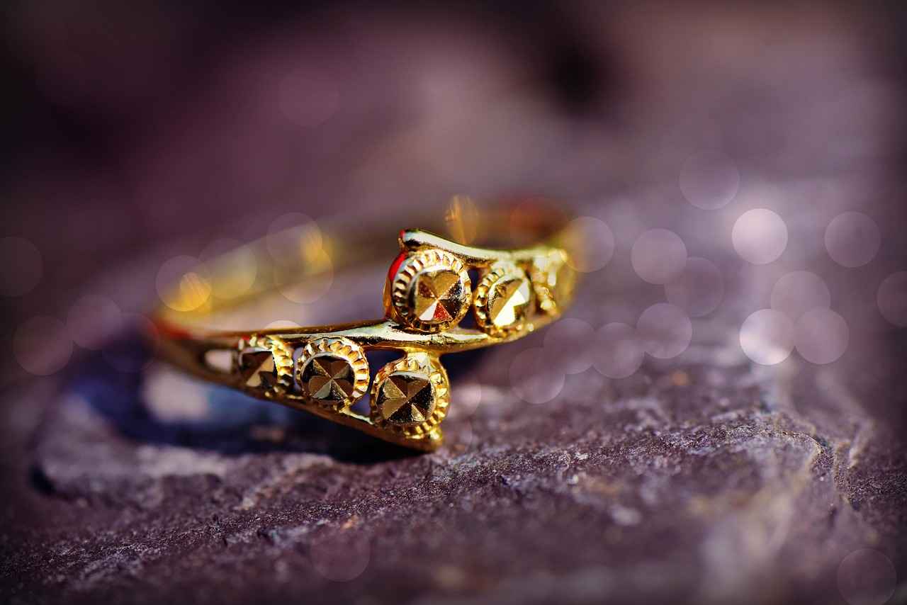 How to Style Infinity Symbol Jewelry?