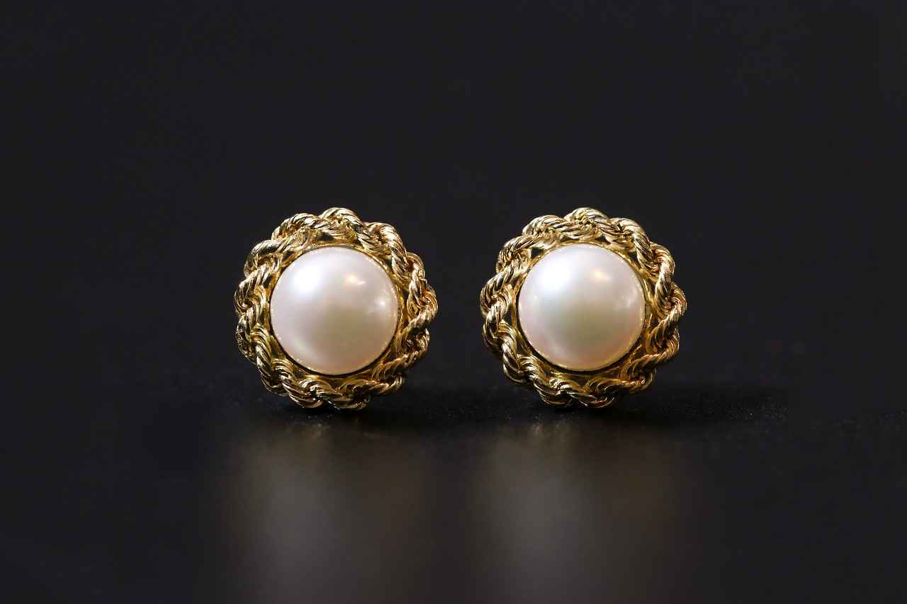 Are There Industry-Specific Jewelry Guidelines?