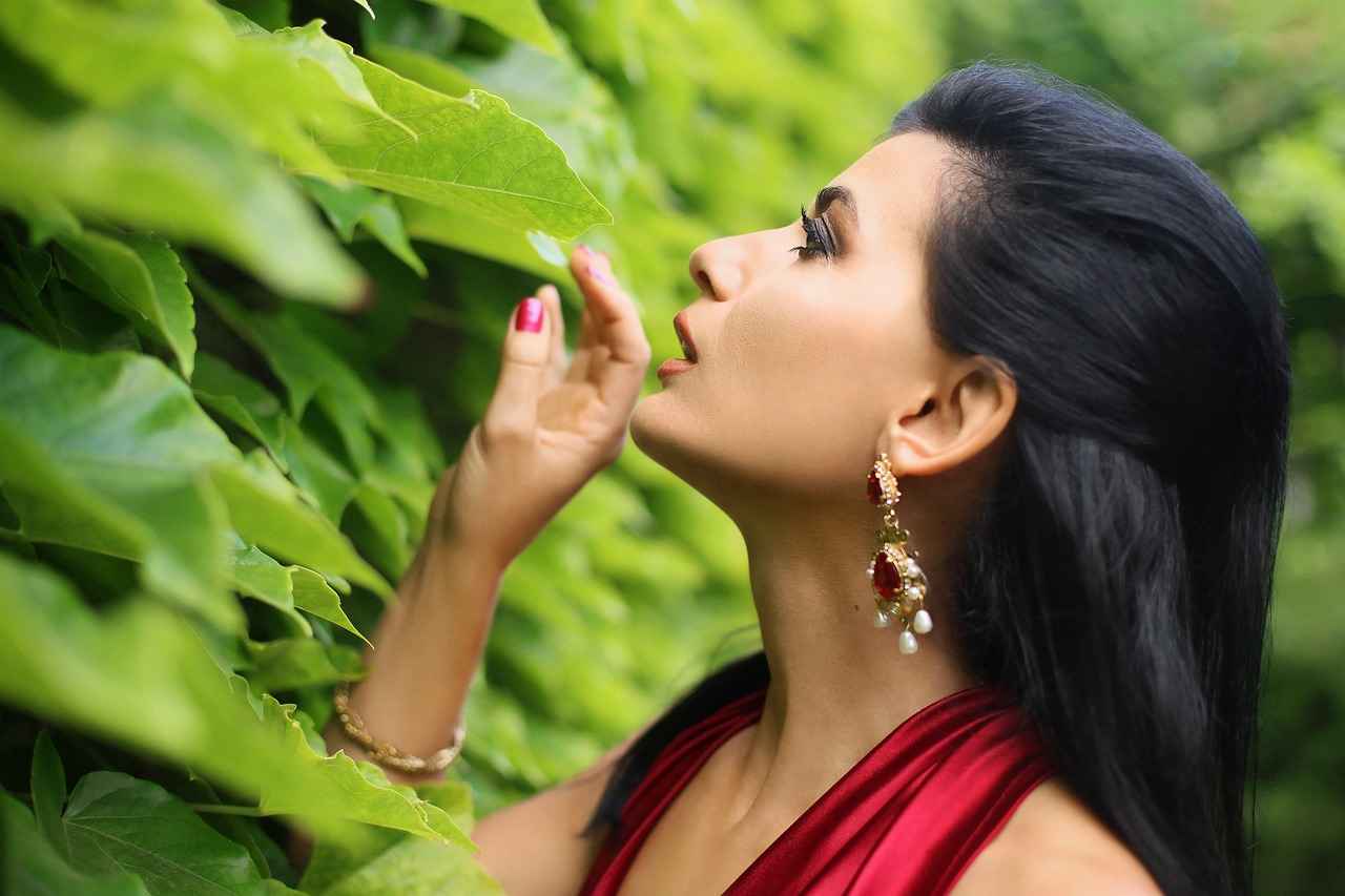 What Are the Best Materials for Interview Jewelry?