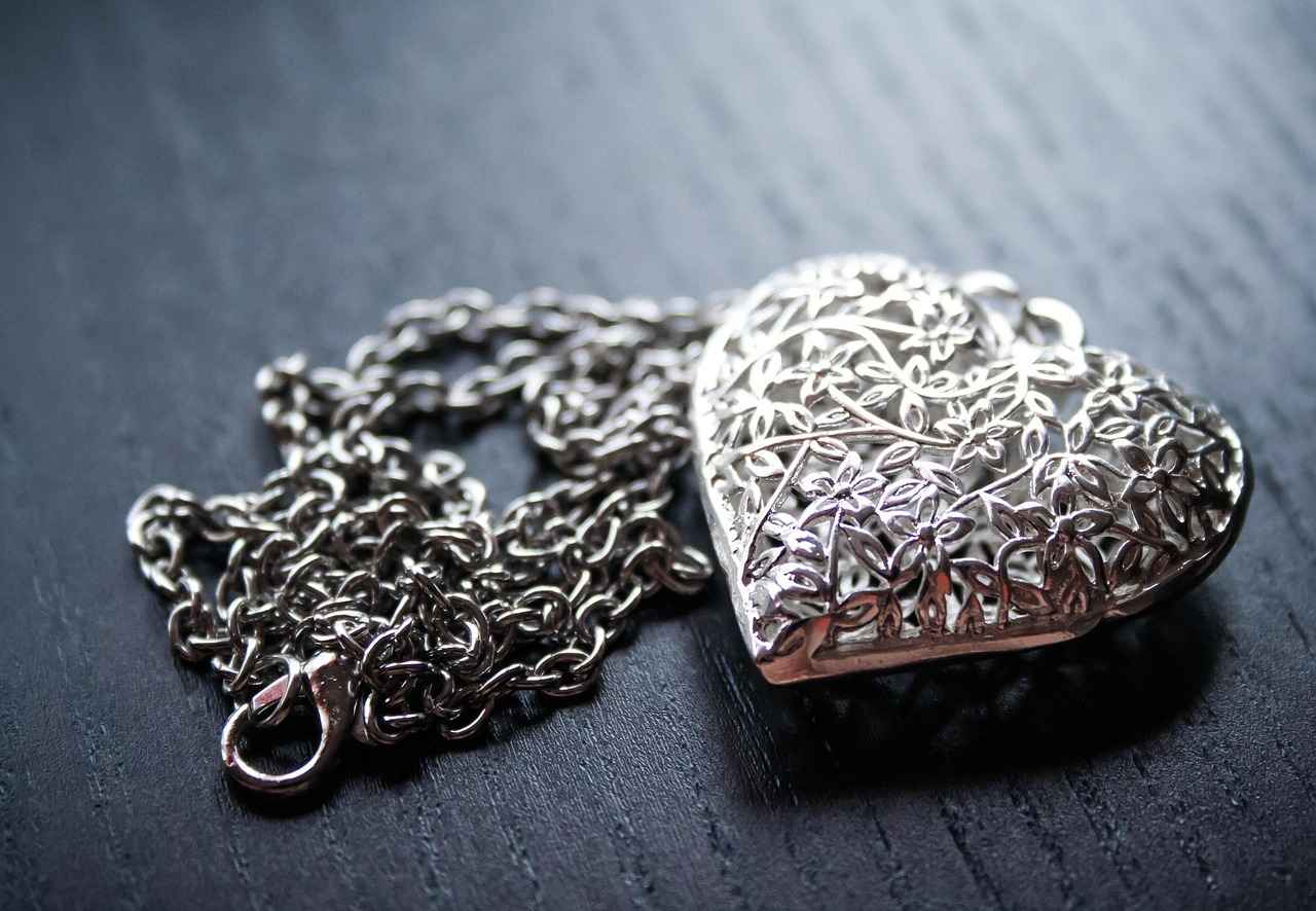 Investment Value: Is Pure Silver a Better Investment?