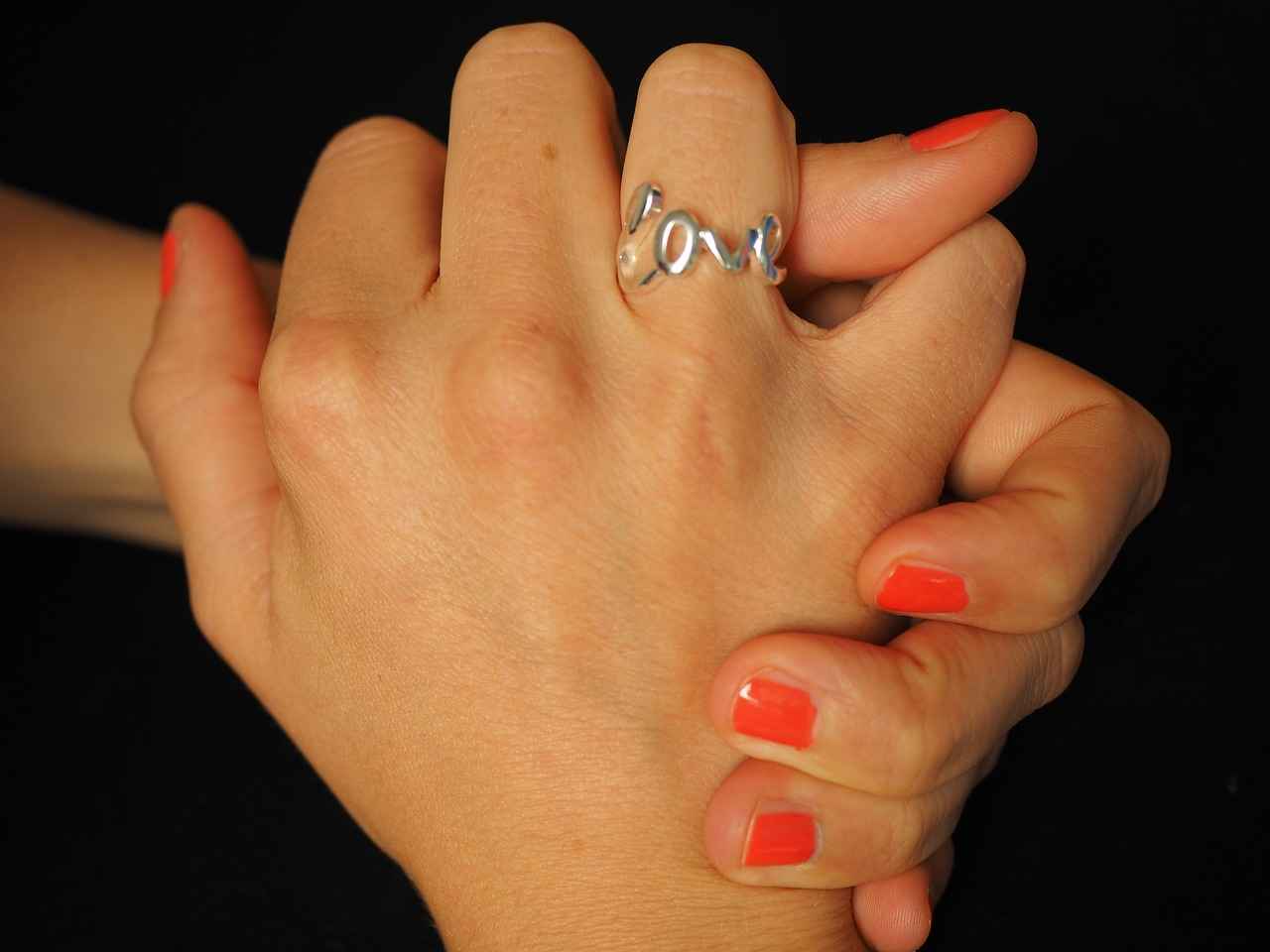 Tarnishing: Why Do Sterling and Pure Silver Tarnish?
