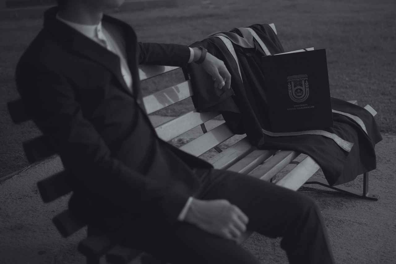 How to Personalize Graduation Jewelry Gifts?