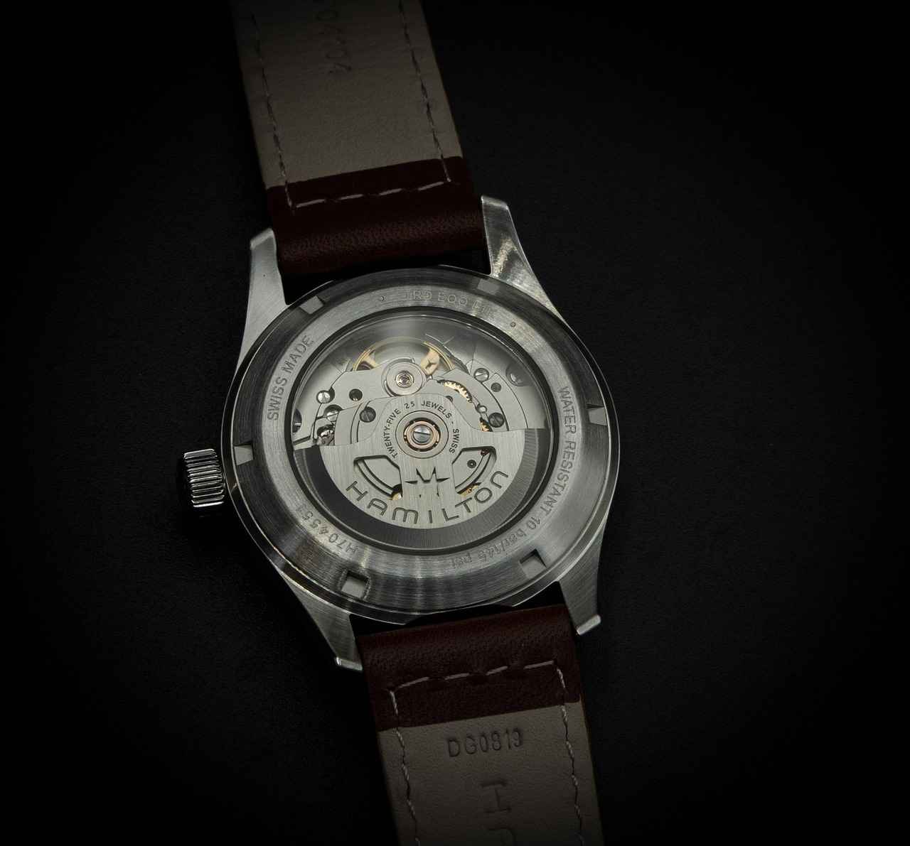 How to Match Watches and Cufflinks for a Cohesive Look?