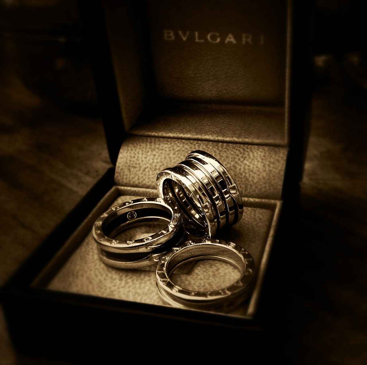 What Are the Investment Benefits of Luxury Jewelry?