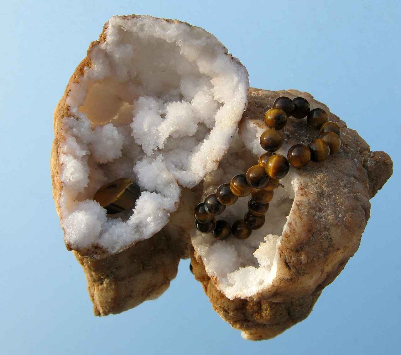 How Do Gemstones Affect Energy and Vibration?