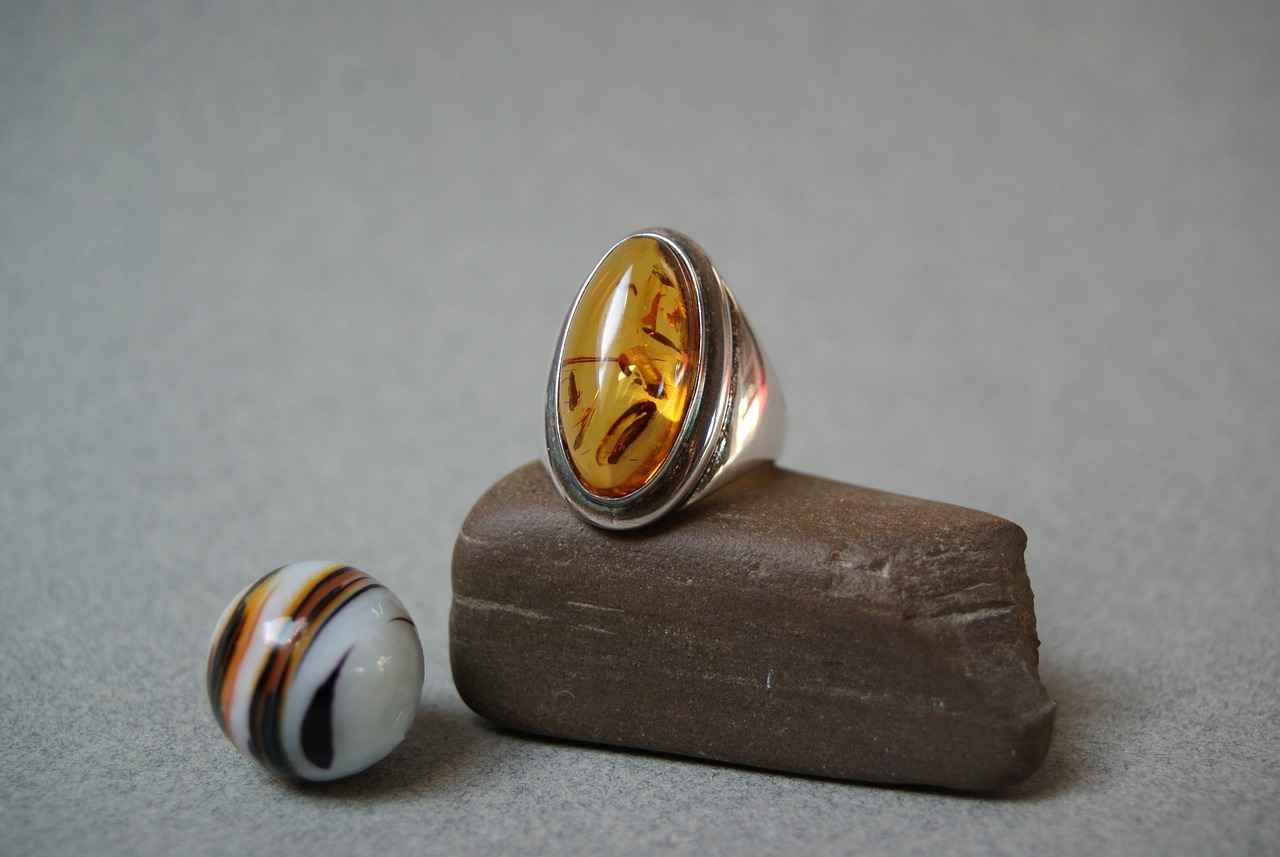 How to Style Unisex Jewelry