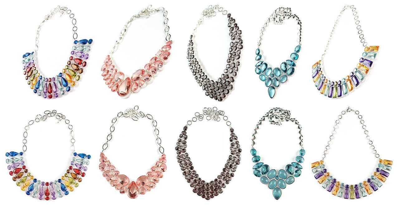 Best Jewelry Styles for Hot Weather